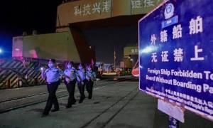 秦皇岛出入境边防检查站开展夜间码头巡查保障口岸安全