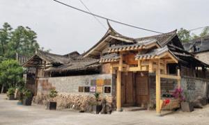 ​爱故乡书院：荒废老宅变身“最美农家书屋”