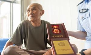 鲅鱼圈出入境边防站开展“致敬革命先辈弘扬爱国精神”主题党日活动