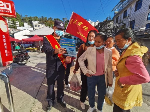 鲁掌.jpg