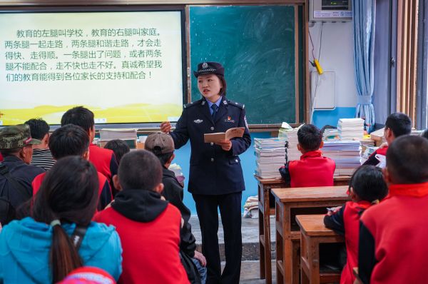 护校安园丨织密防护网 护航开学季 (3).jpg 护校安园丨织密防护网 护航开学季 (3).jpg