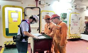 全方位织密口岸“防护网”