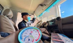 战高温迎“烤”验 保旅客通关