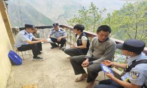 走村串户访民意 做人民群众 “贴心人”