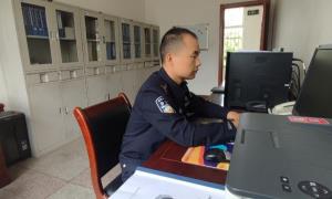 转改新警贺东最美的蜕变