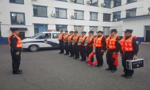 台风“遇”警 筑牢“藏蓝”防线