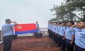 丙察察党建带开展“警旗铸忠魂 训词催征角”主题党日