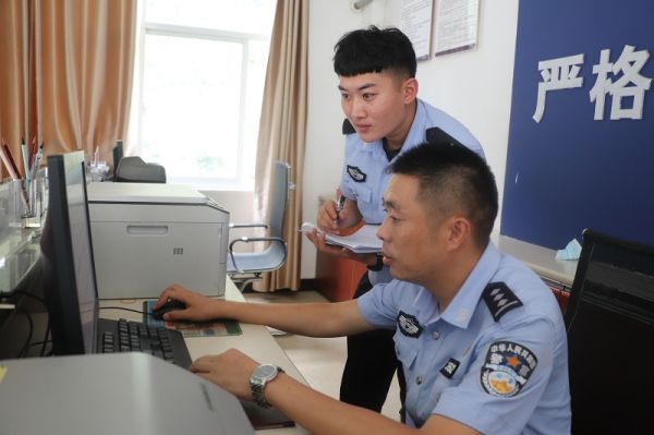 师傅“老黄”转岗了 (2).jpg