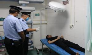 紧急救助，一刻不停！洋浦出入境边防检查站为受伤船员开通绿色通道进行紧急救助