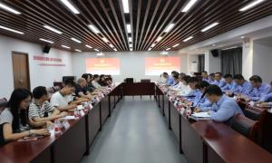 在思想殿堂和科技高地碰撞火花