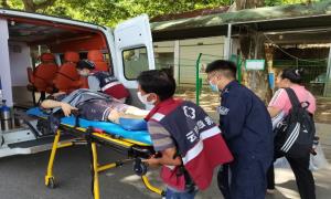 打洛出入境边防检查站开通绿色通道助力重伤中国籍旅客紧急就医