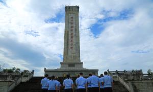 缅怀先烈志 传承英雄魂