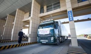 二连出入境边防检查站全力做好中蒙博览会出入境保障工作