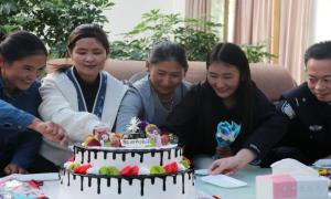 阿里日土边境管理大队与辖区师生共庆教师节