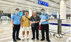 八旬老人突然摔倒受伤 皇岗边检站民警及时救助化险为夷