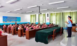 老爷庙出入境边防检查站开展国防教育进校园活动