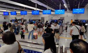 台风过后，广深港高铁西九龙站口岸恢复顺畅通关