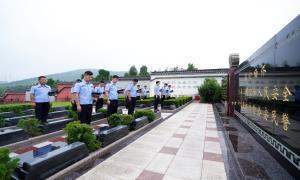 徐州出入境边防检查站组织开展烈士纪念日祭奠活动