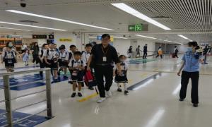 又到开学季 罗湖出入境边防检查站用心用情呵护跨境学童安全高效通关