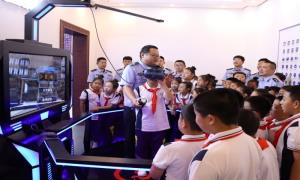 兴隆边境派出所联合临江市司法局共同为学生上好“开学第一课”