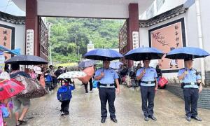 守护团圆 坚守的藏青蓝