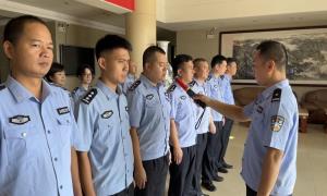 潮汕机场出入境边防检查站执勤二队党支部开展“学党规、守警令、正风纪”专项活动