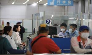 石岛出入境边防检查站圆满完成今年山东首批韩国百人旅游团入境通关任务