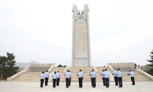 锦州出入境边防检查站组织开展烈士纪念日祭扫活动