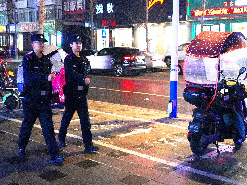 步行巡逻.jpg
