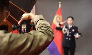 蛇口出入境边防检查站开展2024警察节警礼服摄影活动