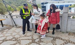 边境“警”色护平安