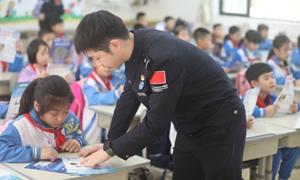 边检送法进校园 护航安全“不放假”