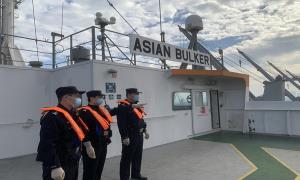 坚守国门岗位 无愧藏蓝警服