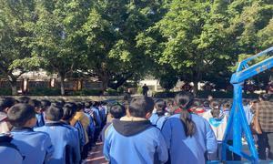 “假前一课” 让学生带着“安全”过假期