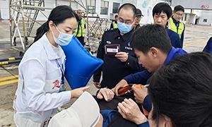 争分夺秒！延吉边检开通“紧急通道”帮助患病旅客快速送医