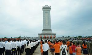 龙州边境管理大队参加龙州县烈士纪念日活动