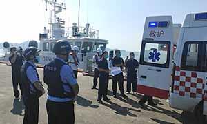 汕尾边检站开通“紧急通道”帮助患病旅客快速通关