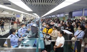 “广交会”外商云集，罗湖边检站多措并举助力各国来宾高效通关