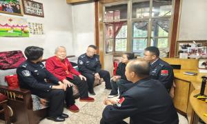 兰州出入境边防检查站走访慰问抗美援朝老兵