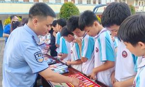 点燃 “绿书签” 照亮无毒路