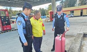 国庆“警”相随 坚守岗位护平安