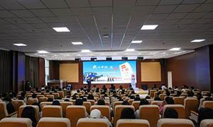 移民管理警察走进大学校园讲述“我心中的界碑”