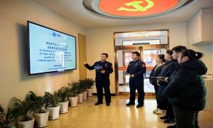 南坪边检站开展“12367”服务平台主题宣传活动
