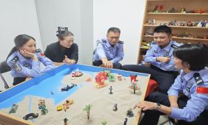 三亚边检站联合三亚市总工会开展“快乐工作 幸福生活”服务活动