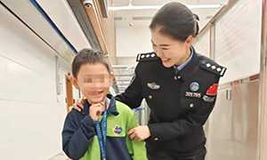 7岁萌娃与外公口岸走散 皇岗边检站民警助力团聚