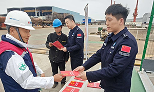 象山边检机关在口岸一线播撒“法制种子”
