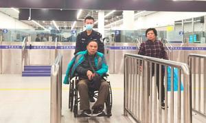 生命救助“零等待”！皇岗边检民警为香港患者争分夺秒