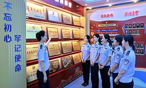 致敬国门 “她力量” 巾帼风采绽芳华