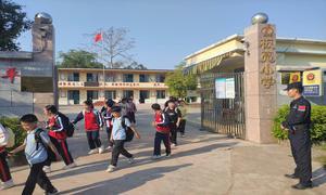 崇左边境管理支队各级开展学“雷锋纪念日”志愿服务活动