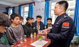 禁毒宣传进校园 守护青春不“毒”行